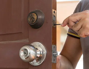 Gallery Locksmith Store Saint Paul, MN 651-432-0054 Gallery Locksmith Store Saint Paul, MN 651-432-0054 - 7-Lock-Installation
